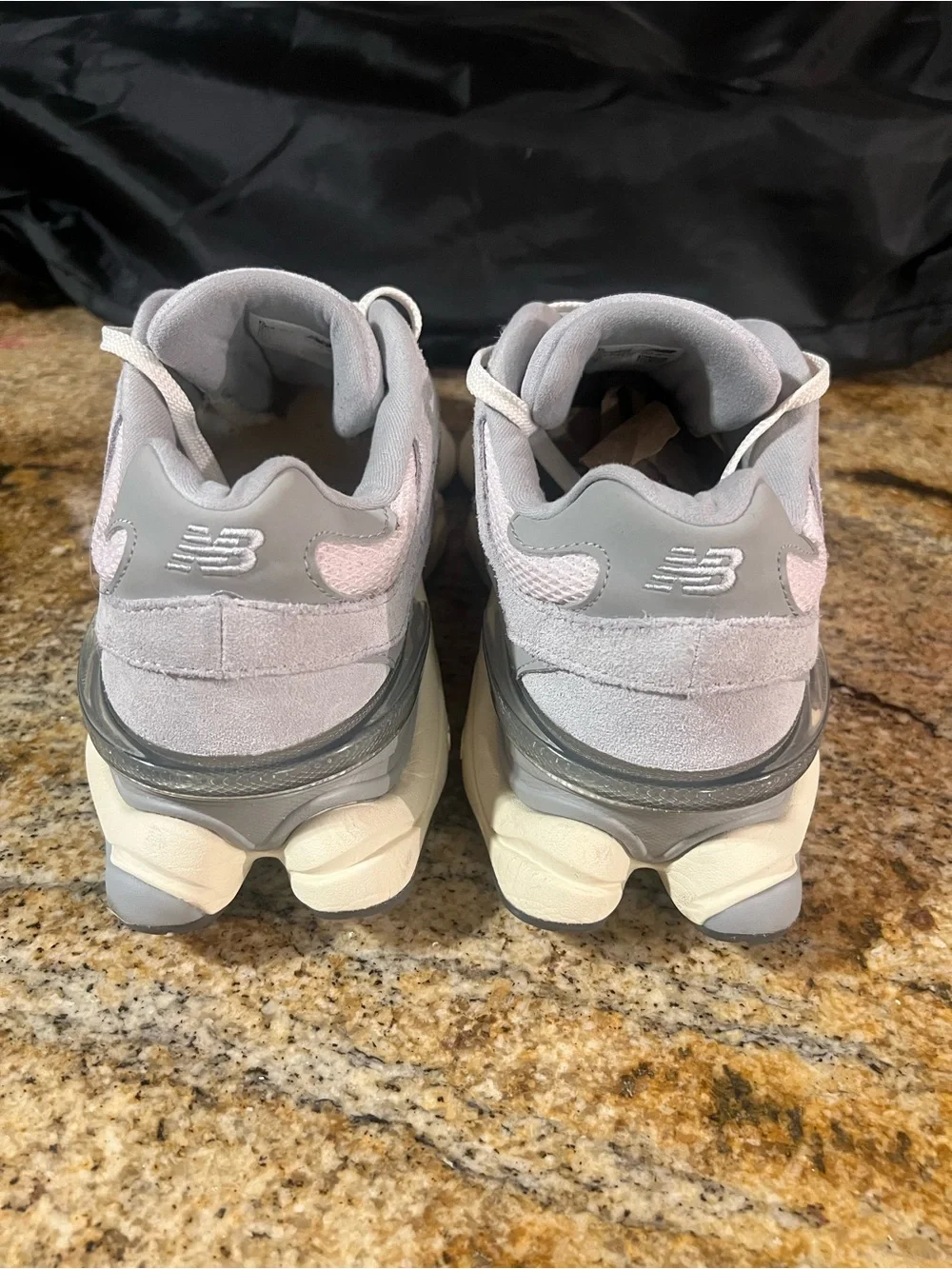 New Balance 9060 U9060SEB Gray Pink Cream Men’s Size 10 / Women’s 11.5